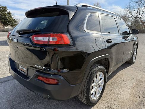 Used 2018 Jeep Cherokee Latitude Plus image 4