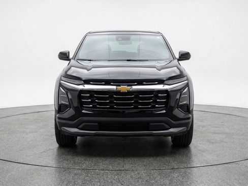 Used 2025 Chevrolet Equinox LT FWD image 2