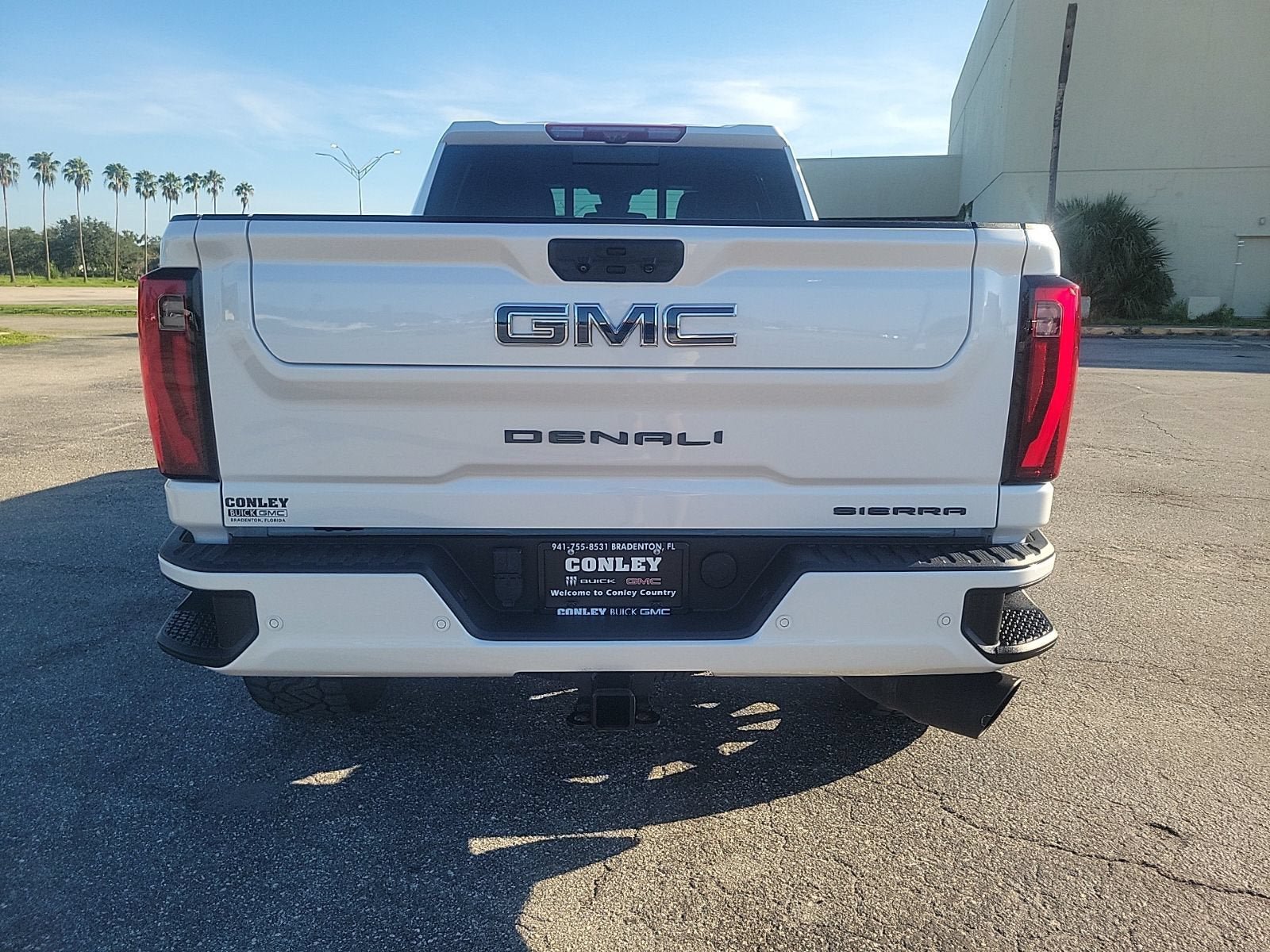 Used 2024 GMC Sierra 2500 Denali Ultimate AWD/4WD image 7