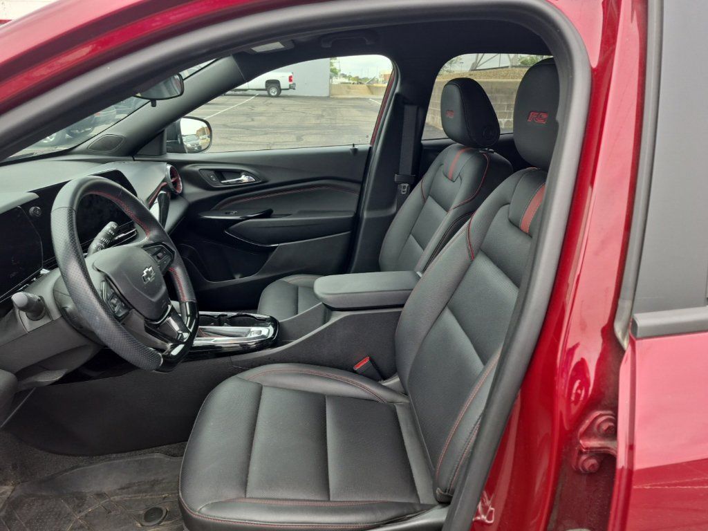 Used 2024 Chevrolet Trax RS w/ Driver Confidence Package FWD image 10