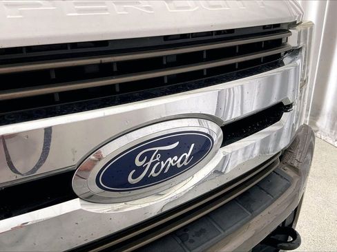 Used 2019 Ford F250 King Ranch AWD/4WD image 7