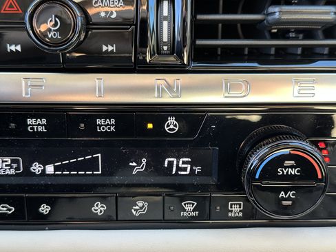 New 2026 Nissan Pathfinder SL image 16