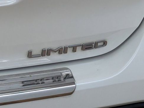 Used 2021 Toyota Highlander Limited image 9
