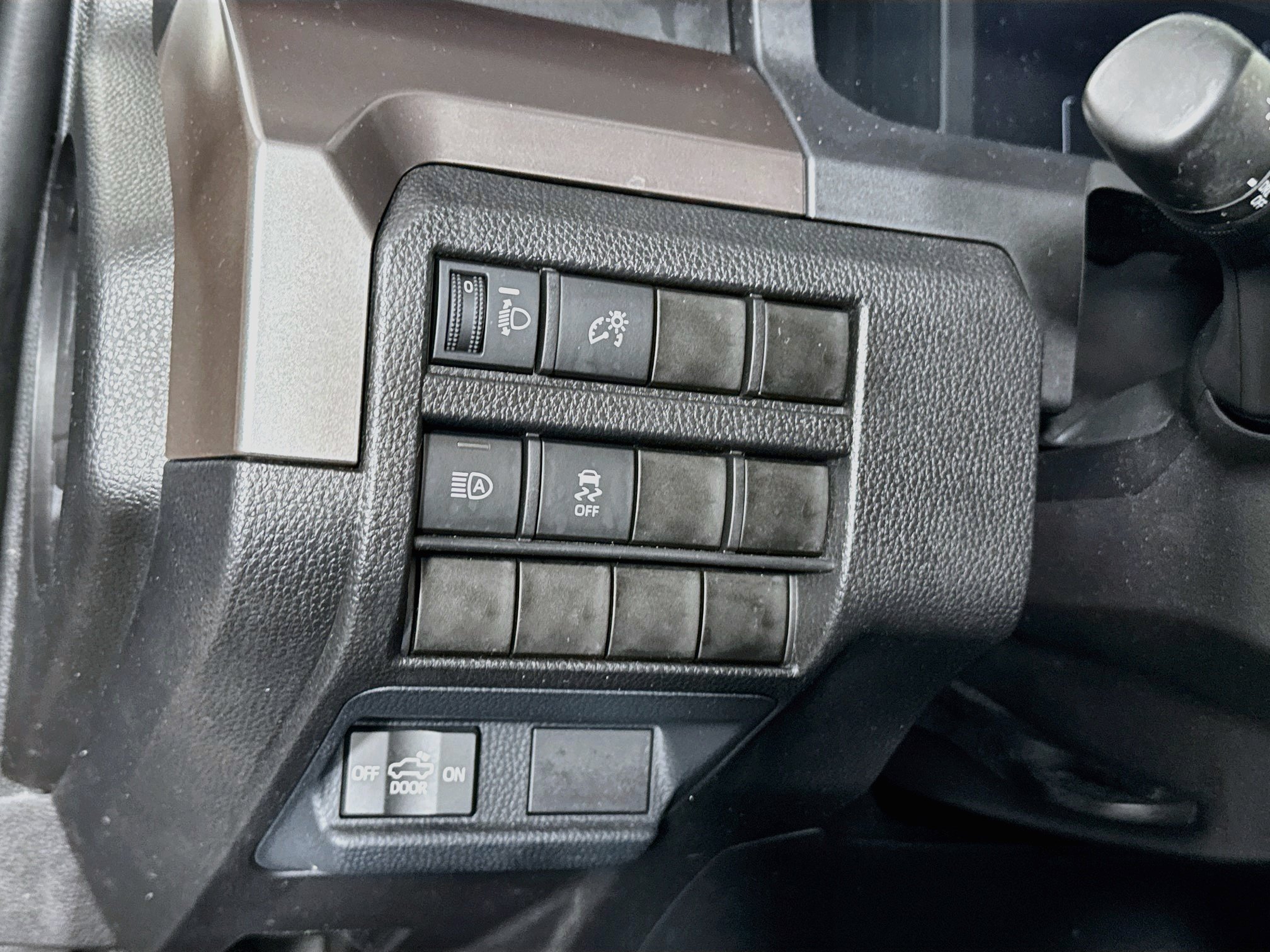 Certified 2024 Toyota Tacoma SR5 AWD/4WD image 11