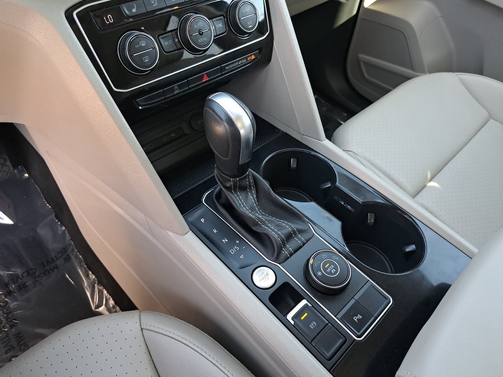 Used 2022 Volkswagen Atlas SEL AWD/4WD image 28