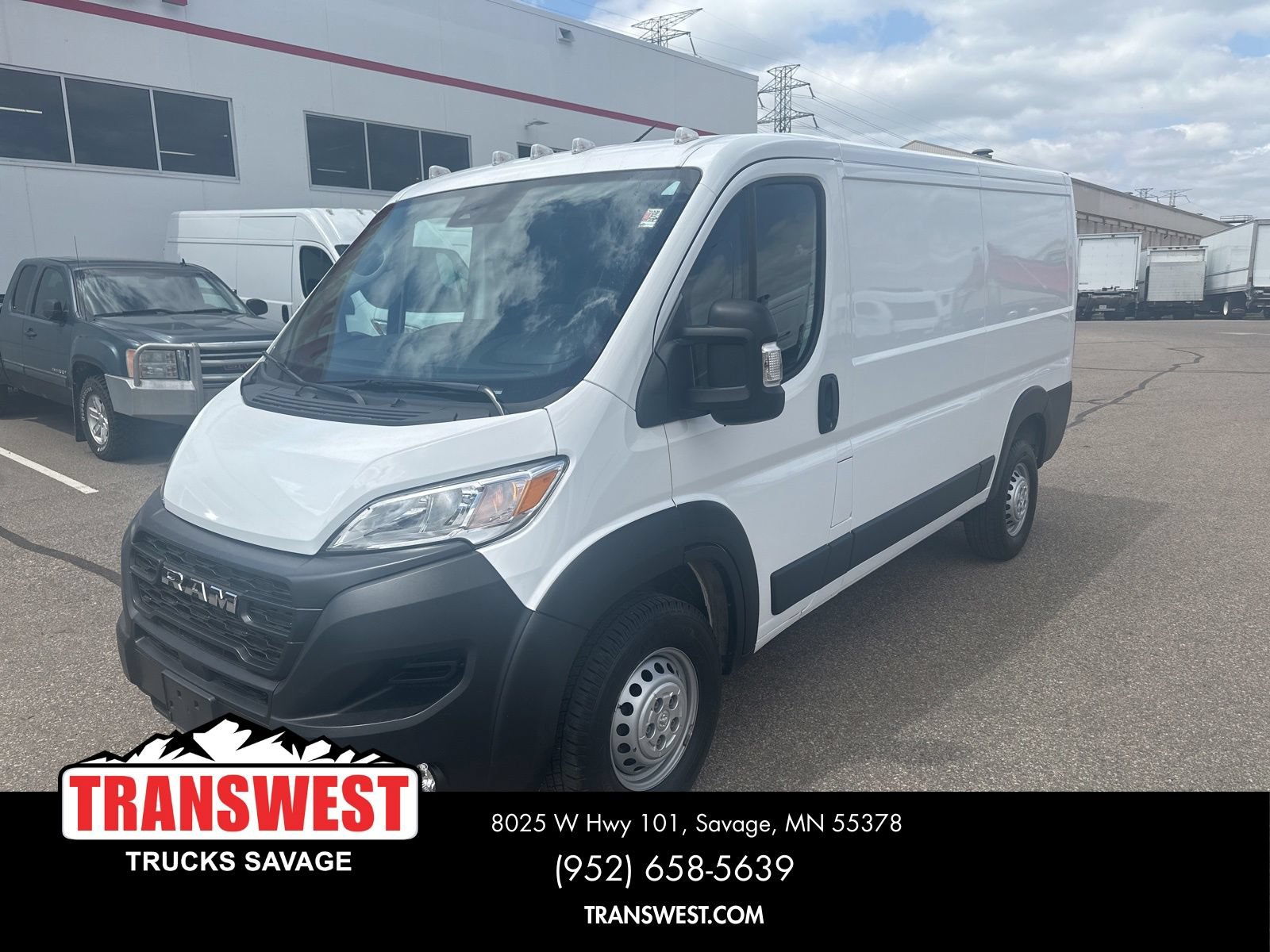 Used 2025 RAM ProMaster 2500 w/ Convenience Group FWD image 1