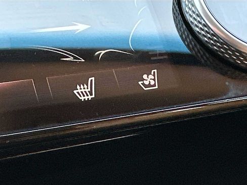 Used 2022 Genesis GV80 2.5T w/ Prestige Package 04 AWD/4WD image 21