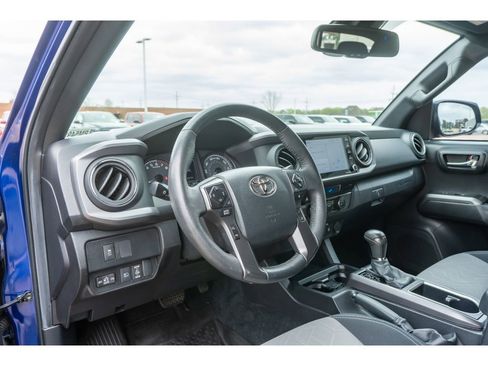 Used 2023 Toyota Tacoma TRD Sport AWD/4WD image 10
