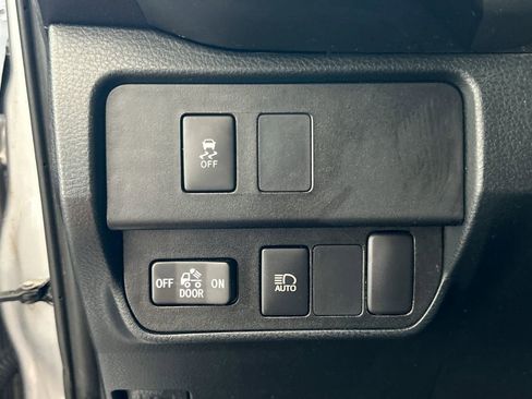 Used 2021 Toyota Tacoma SR AWD/4WD image 14
