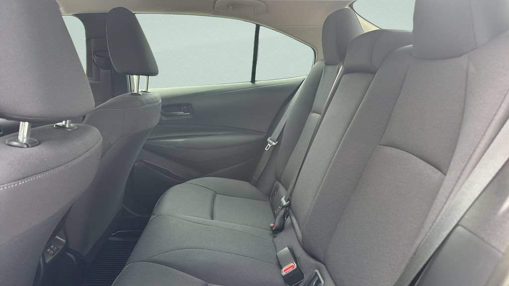Used 2024 Toyota Corolla LE FWD image 31