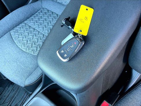 Used 2024 Chevrolet Equinox LT image 17