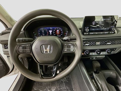 Certified 2025 Honda Accord SE image 6