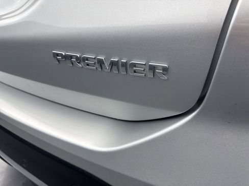 Used 2022 Chevrolet Equinox Premier FWD image 42