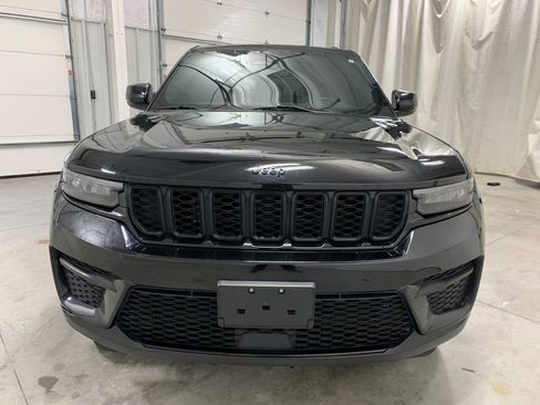 Used 2024 Jeep Grand Cherokee Altitude AWD/4WD image 29