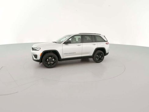 New 2025 Jeep Grand Cherokee Limited w/ Black Appearance Package image 5