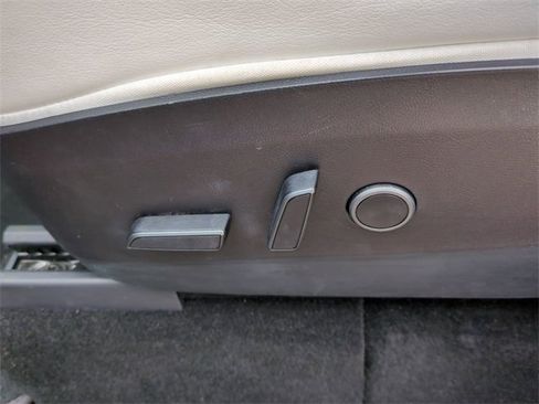 Used 2022 Tesla Model Y Long Range image 22