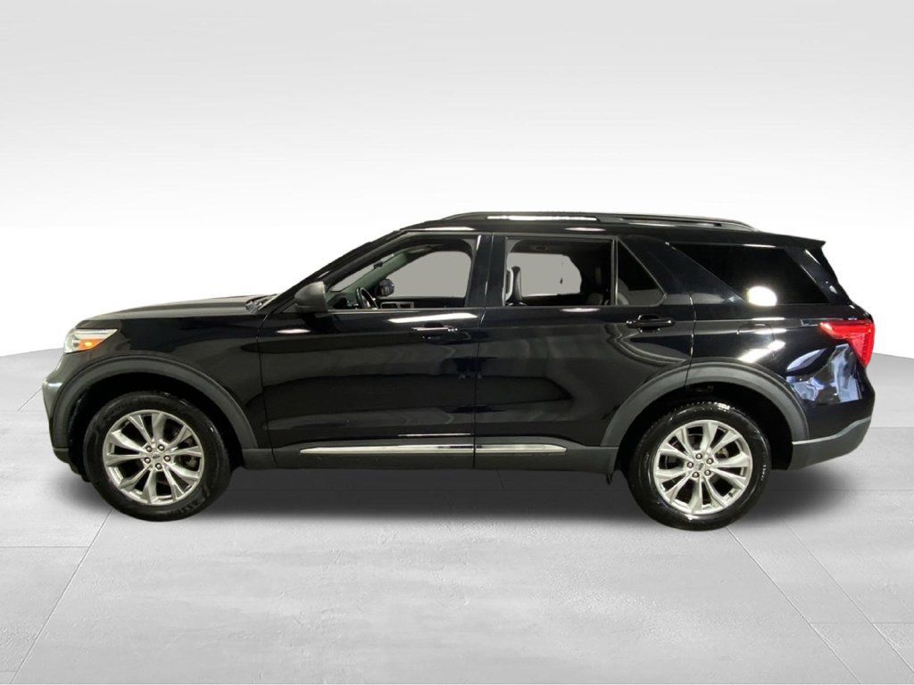 Used 2020 Ford Explorer XLT w/ Equipment Group 202A AWD/4WD image 7