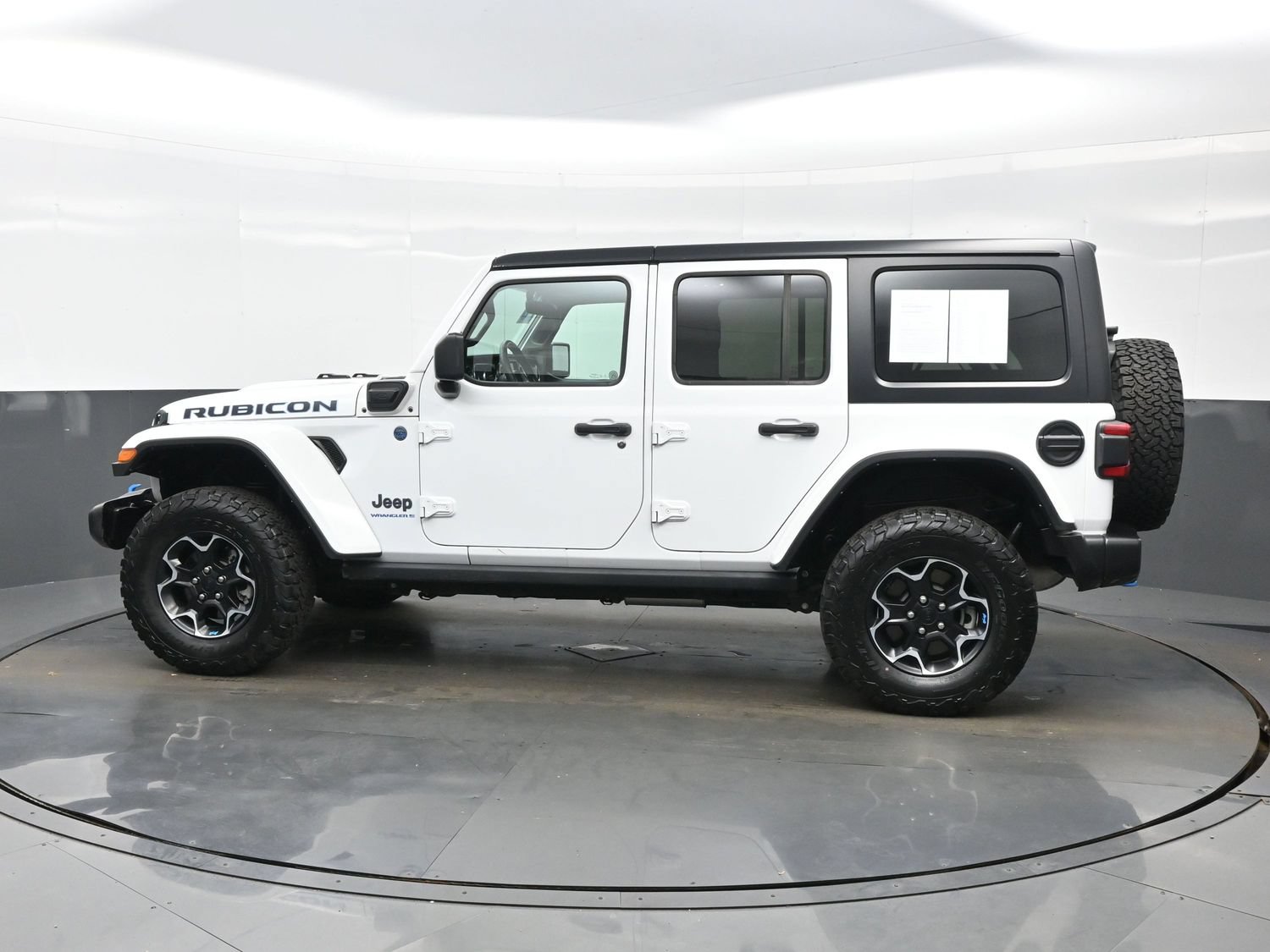 Used 2023 Jeep Wrangler Unlimited Rubicon 4xe AWD/4WD image 4