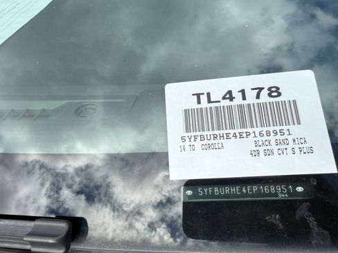 Used 2014 Toyota Corolla S w/ Driver Convenience Package image 9