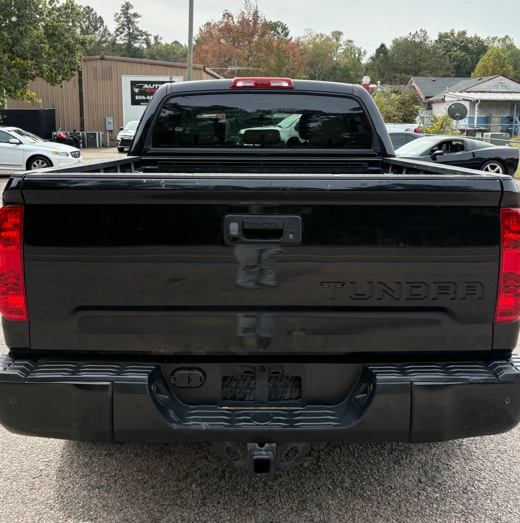 Used 2014 Toyota Tundra Limited w/ Limited Premium Package AWD/4WD image 4