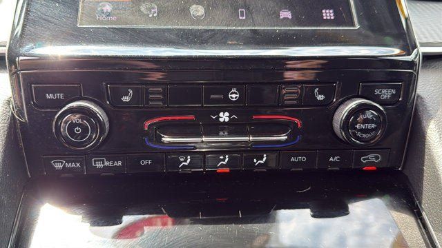Used 2023 Jeep Grand Cherokee Altitude AWD/4WD image 21