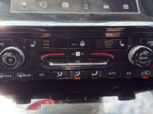 Certified 2023 Jeep Grand Cherokee Altitude AWD/4WD image 21