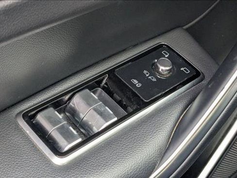 Used 2024 Jaguar F-PACE R-Dynamic S image 13