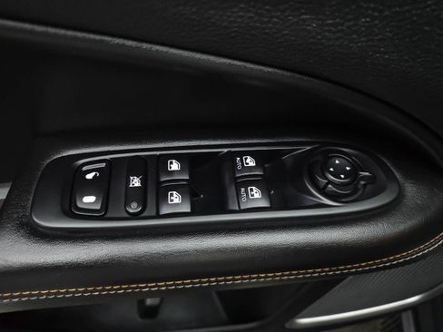 Used 2019 Jeep Compass Latitude w/ Cold Weather Group AWD/4WD image 29