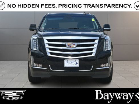 Used 2019 Cadillac Escalade Luxury RWD image 2