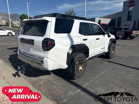 Used 2025 Toyota 4Runner Trailhunter AWD/4WD image 9
