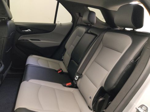 Used 2021 Chevrolet Equinox Premier image 18