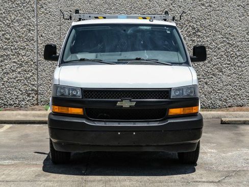 Used 2021 Chevrolet Express 2500 w/ Enhanced Convenience Package RWD image 5