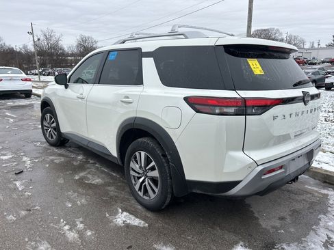 Used 2023 Nissan Pathfinder SL image 6