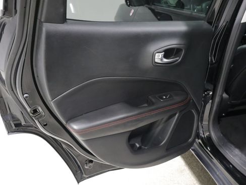 Used 2017 Jeep Compass Trailhawk w/ Leather Interior Group AWD/4WD image 18