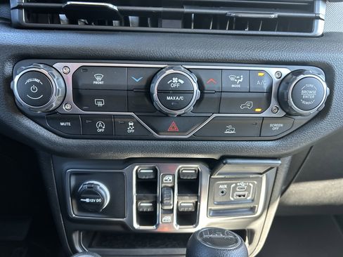 New 2025 Jeep Gladiator Sport image 41