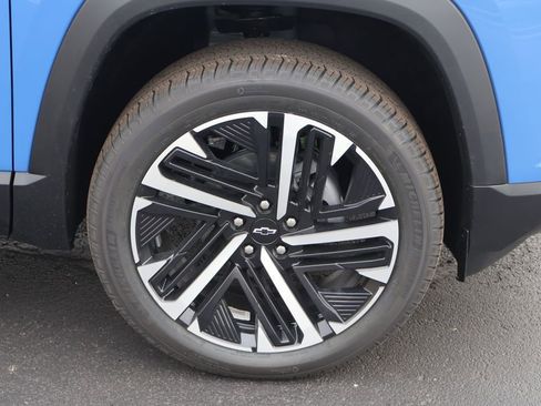 New 2026 Chevrolet Equinox RS w/ Convenience Package III FWD image 5