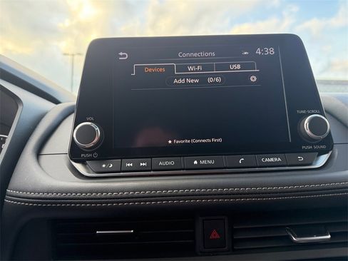 Used 2025 Nissan Rogue SV image 21