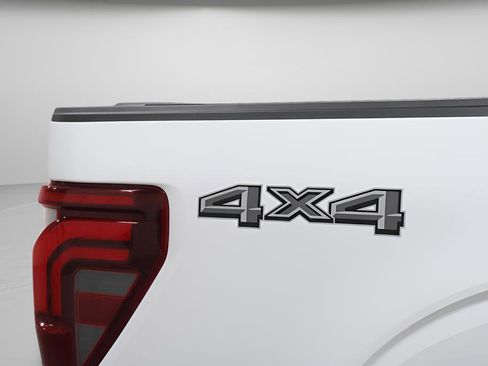 Used 2025 Ford F150 Lariat w/ Equipment Group 502A High AWD/4WD image 38