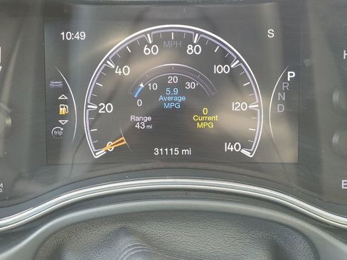 Used 2021 Jeep Grand Cherokee Laredo image 17