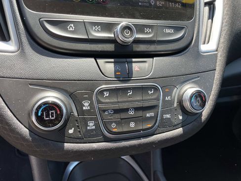 Used 2025 Chevrolet Malibu LT FWD image 21