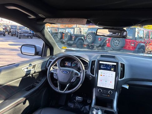 Used 2024 Ford Edge ST-Line w/ Class II Trailer Tow Package image 35