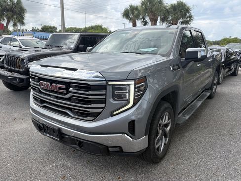 Used 2024 GMC Sierra 1500 SLT AWD/4WD image 3