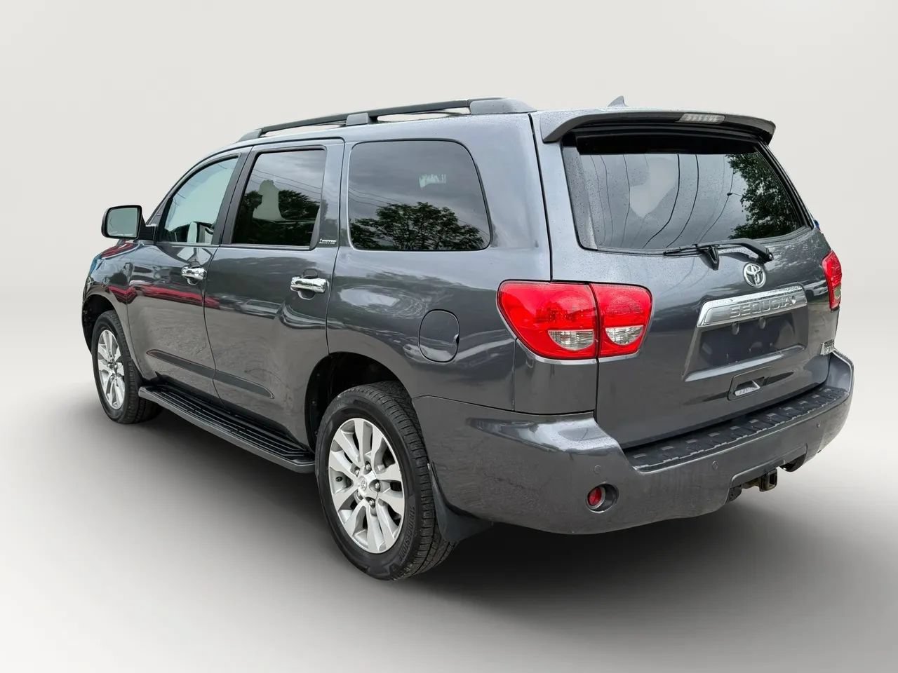 Used 2014 Toyota Sequoia Limited AWD/4WD image 3