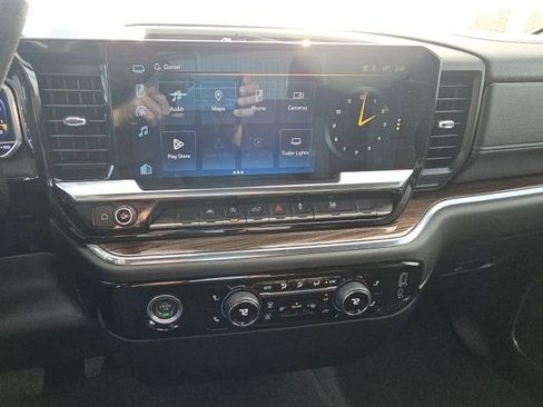 Used 2024 Chevrolet Silverado 1500 LT image 40