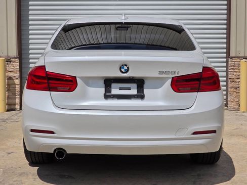Used 2018 BMW 320i Sedan image 4