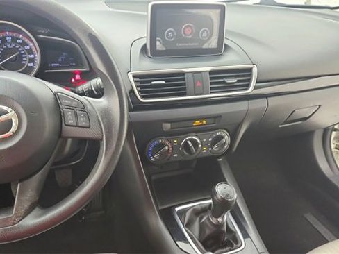 Used 2015 MAZDA MAZDA3 i Sport image 22