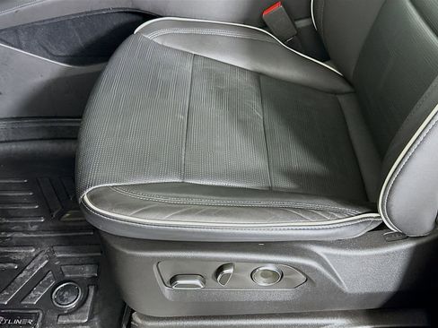 Used 2023 Cadillac Escalade Premium Luxury image 20