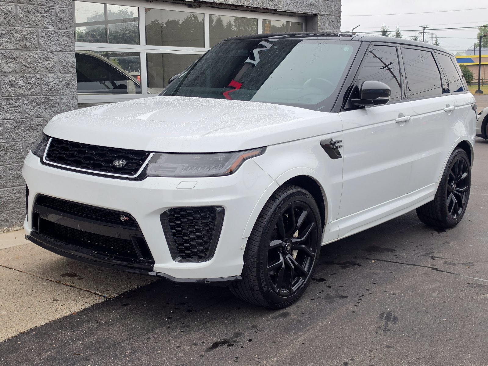 Used 2020 Land Rover Range Rover Sport SVR AWD/4WD image 1