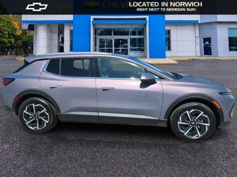 New 2026 Chevrolet Equinox EV LT AWD/4WD image 4