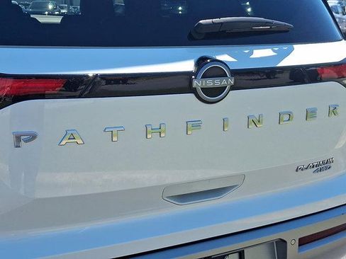 Used 2024 Nissan Pathfinder Platinum image 31
